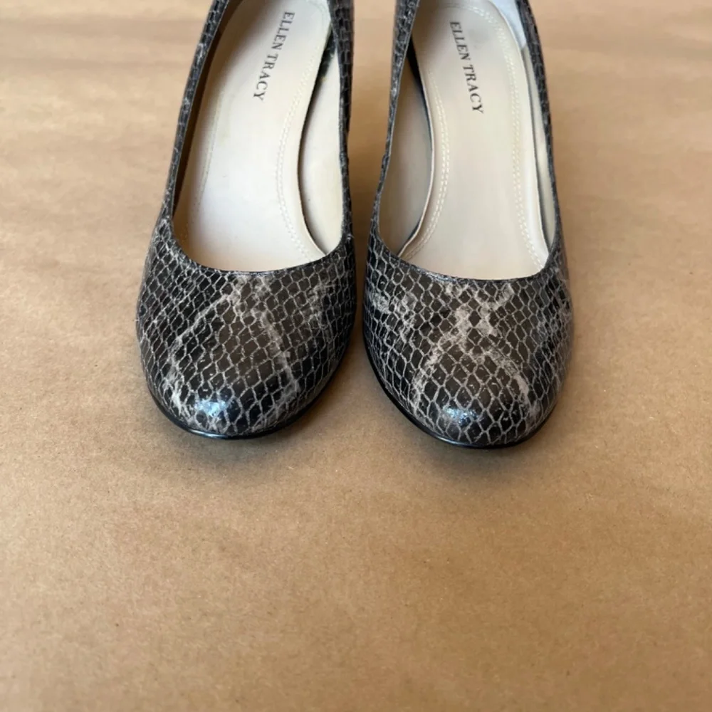 Ellen Tracy Gloria Wedges Shoes Snake Print Size 9